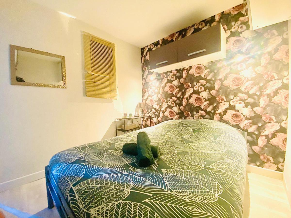 Appartement Proche Mer Avec Piscine Et Parking เฟลอรี ภายนอก รูปภาพ