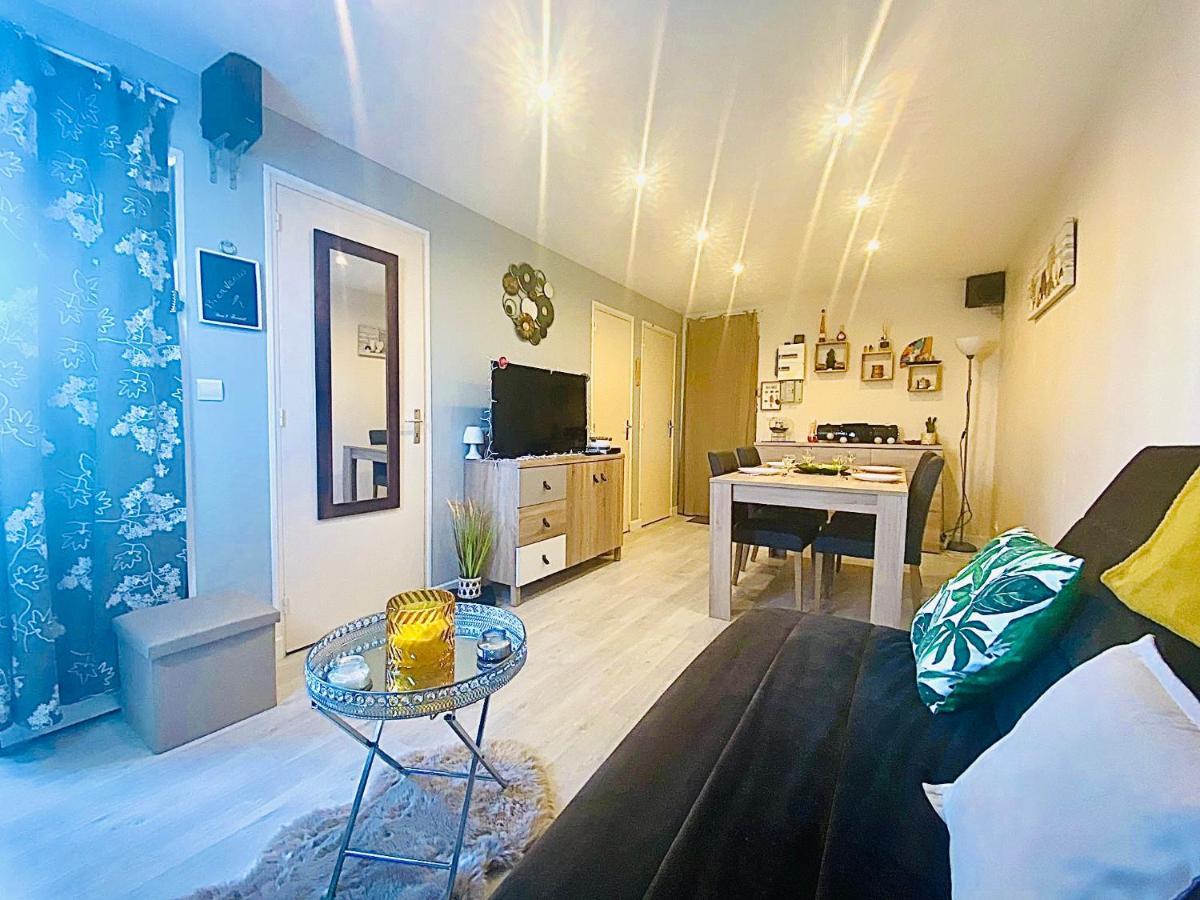 Appartement Proche Mer Avec Piscine Et Parking เฟลอรี ภายนอก รูปภาพ